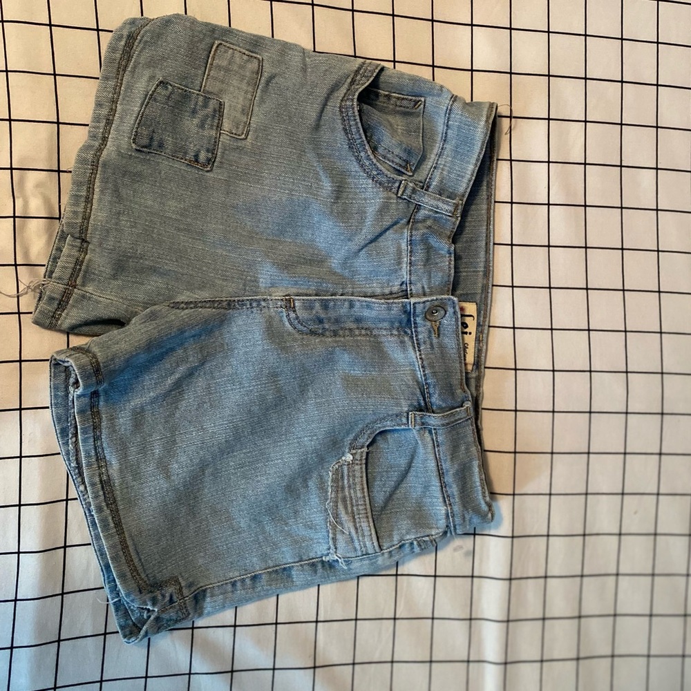 Size girl 16. L.e.i Jean Shorts